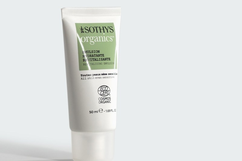 REVITALISING HYDRATING EMULSION