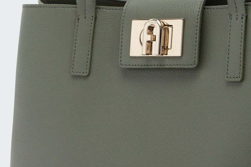 1927 L TOTE