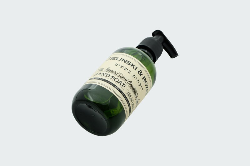 PINK PEPPER, ELEMI, CINNAMON, LEATHER