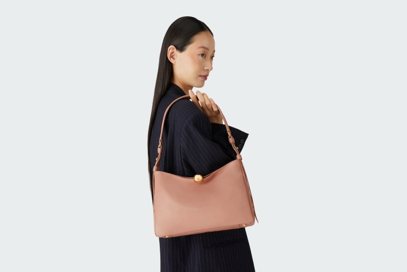 SFERA SOFT M SHOULDER BAG