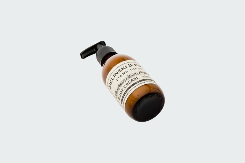 BLACK PEPPER, VETIVER, NEROLI, AMBER