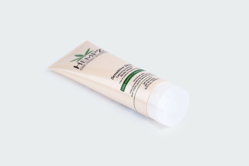 SENSITIVE SKIN CALMING HERBAL BODY WASH