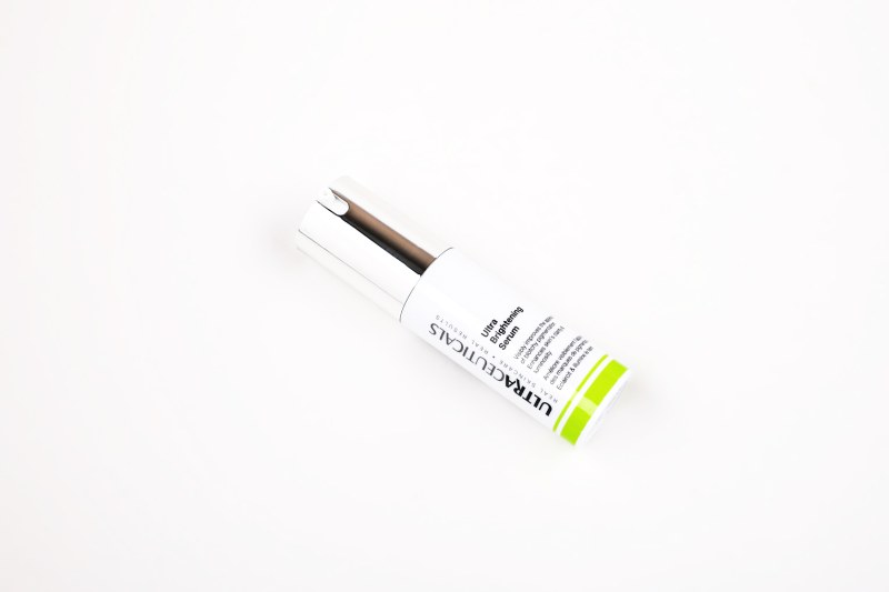 BRIGHTENING SERUM