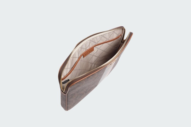 CASE FOR LAPTOP OR TABLET