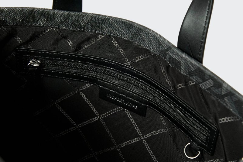 GIGI LARGE EMPIRE SIGNATURE LOGO TOTE BAG