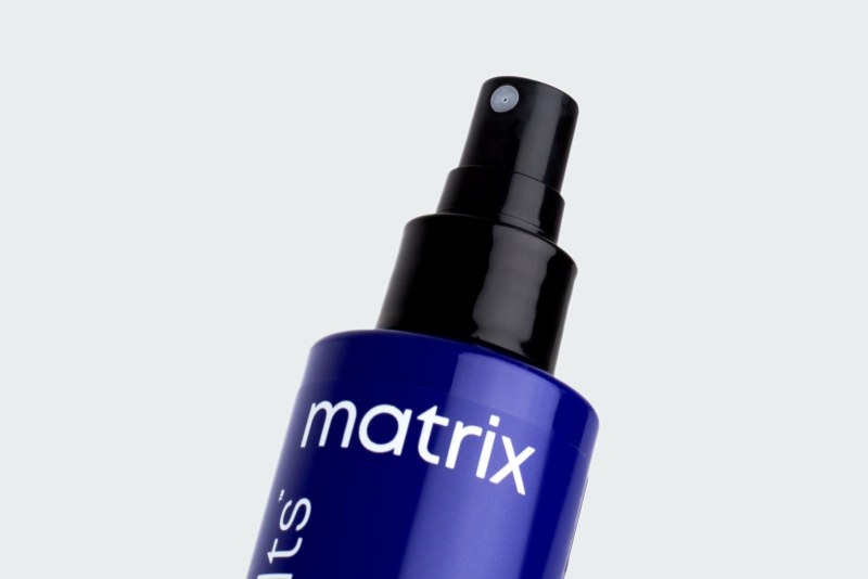 BRASS OFF LEAVE-IN SPRAY