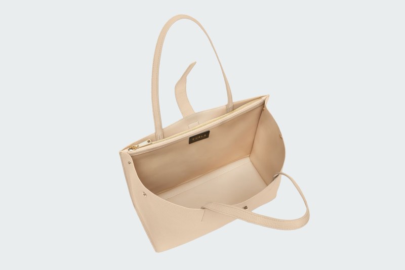 SOFIA L TOTE