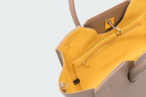 GENESI M TOTE