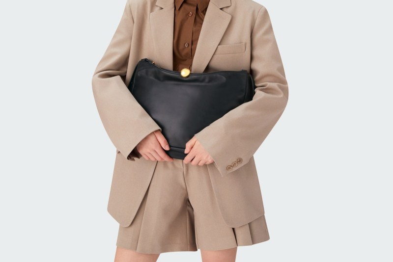 SFERA SOFT L SHOULDER BAG
