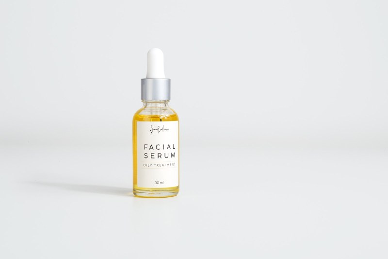 FACIAL SERUM OILY TREATMENT