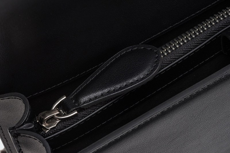 CLASSIC LOVE BAG ONE SIMPLY