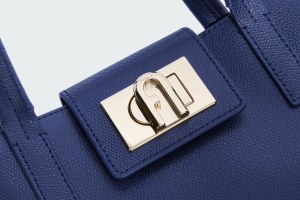 1927 M TOTE