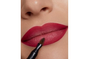 SEXY CONTOUR LIP LINER