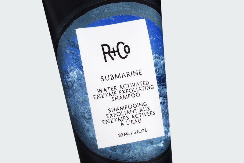 SUBMARINE EXFOLIATING SHAMPOO