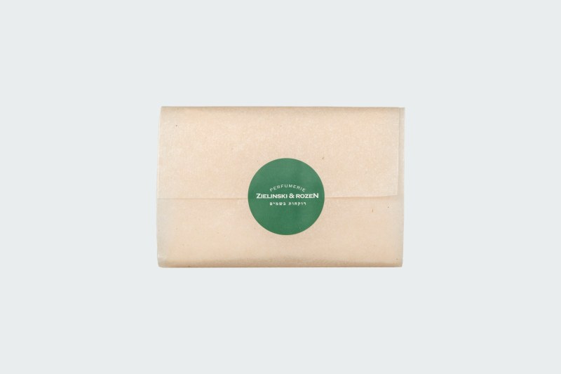 BLACK PEPPER, VETIVER, NEROLI, AMBER