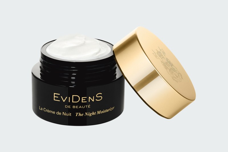 THE NIGHT MOISTURIZER