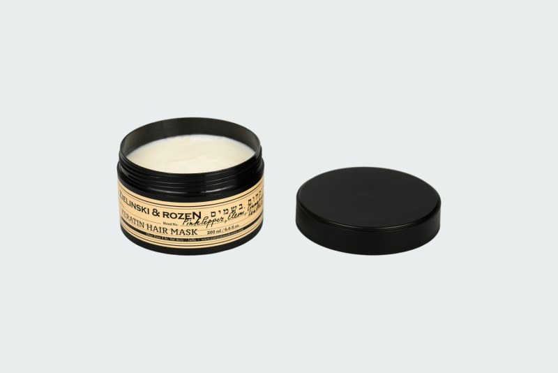 PINK PEPPER, ELEMI, CINNAMON, LEATHER
