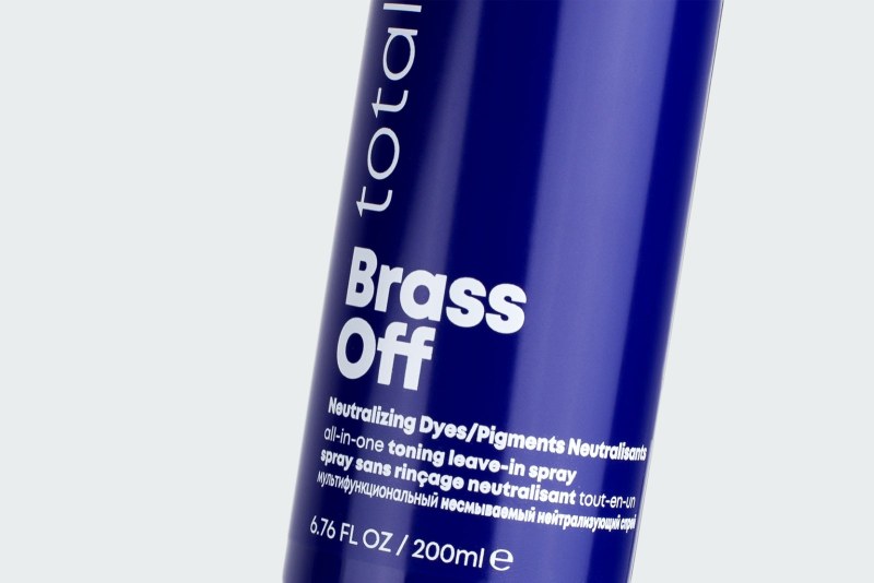 BRASS OFF LEAVE-IN SPRAY