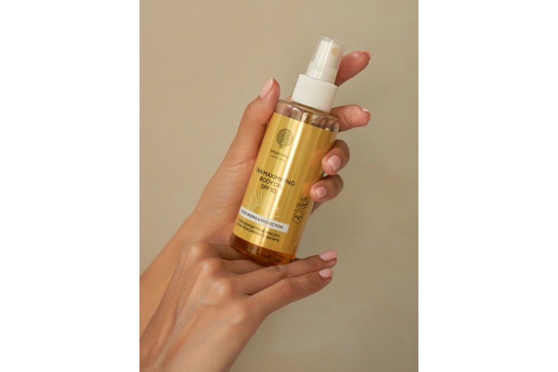 TAN MAXIMISING BODY OIL SPF10