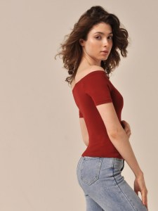 T-SHIRT OFF-SHOULDER