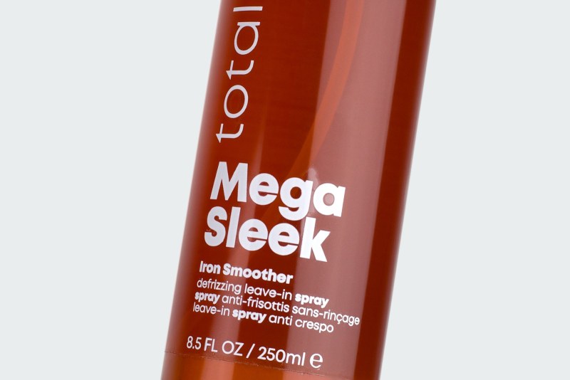 MEGA SLEEK LEAVE-IN-SPRAY