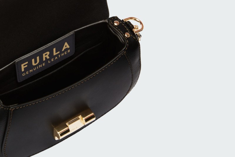CLUB 2 S CROSSBODY 26