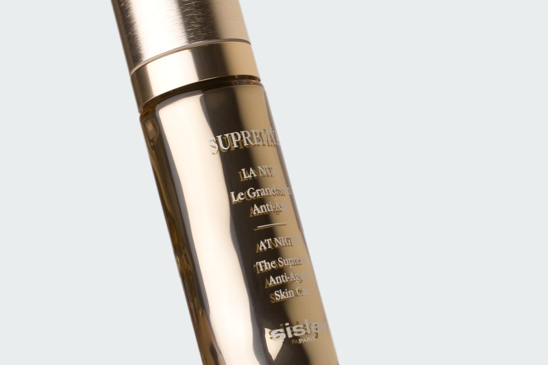SUPREMŸA AT NIGHT THE SUPREME ANTI-AGING SKIN CARE