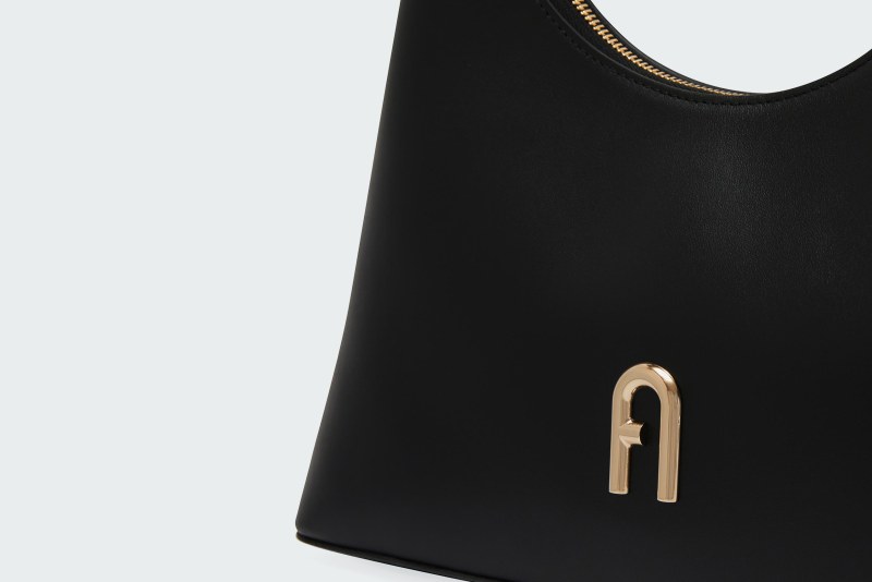 DIAMANTE S SHOULDER BAG