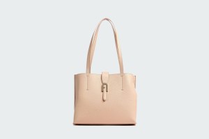 SOFIA M TOTE