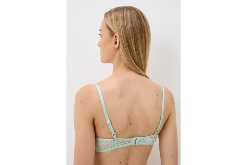 MODERN LACE 
