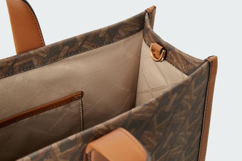 GIGI LARGE EMPIRE SIGNATURE LOGO TOTE BAG