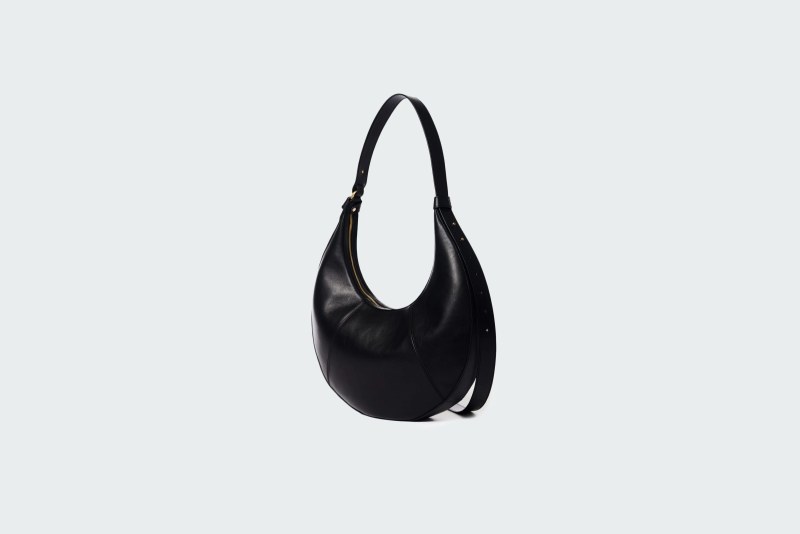 UNE FEMME COAL