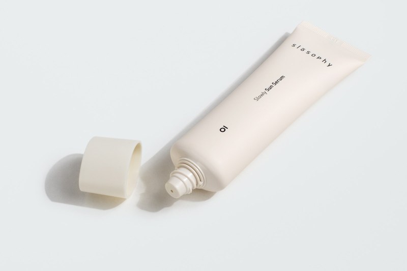 SLOWLY SUN SERUM SPF 50+ PA++++
