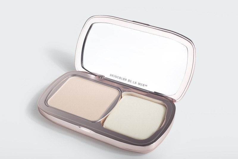 THE SOFT MOISTURE POWDER FOUNDATION SPF30