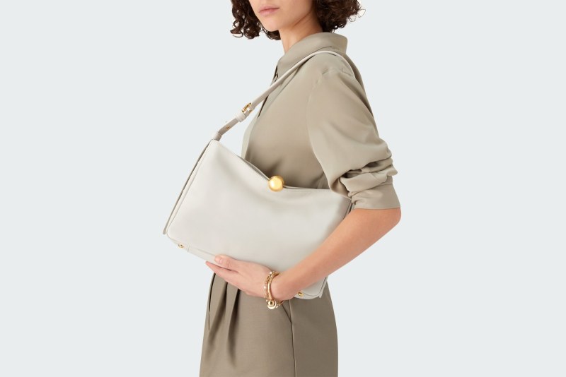 SFERA SOFT M SHOULDER BAG