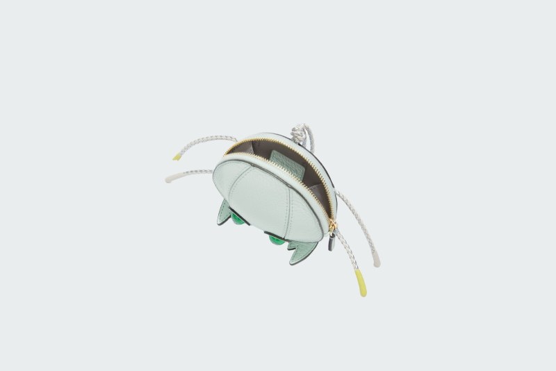 ALLEGRA CASE CHARM CRAB